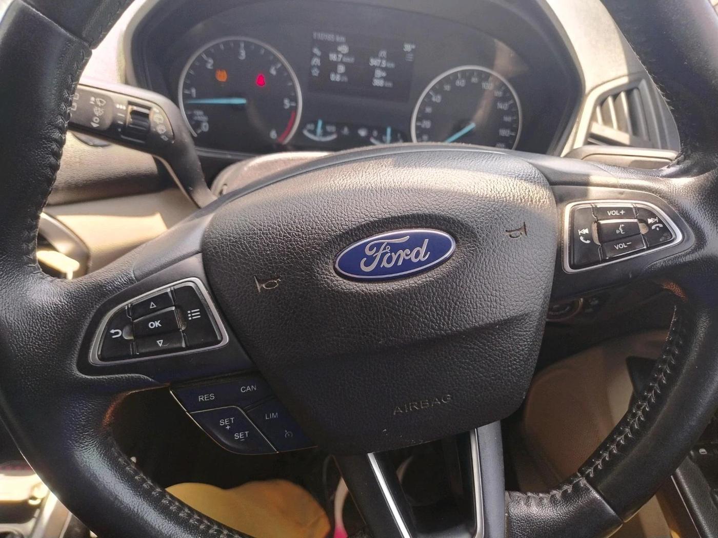 2021 Ford Ecosport TITANIUM + SE 1.5L DIESEL, Diesel, Manual, 1,10,165 km, interior
