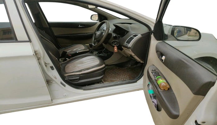 2011 Hyundai i20 MAGNA 1.2, Petrol, Manual, 1,31,289 km, interior