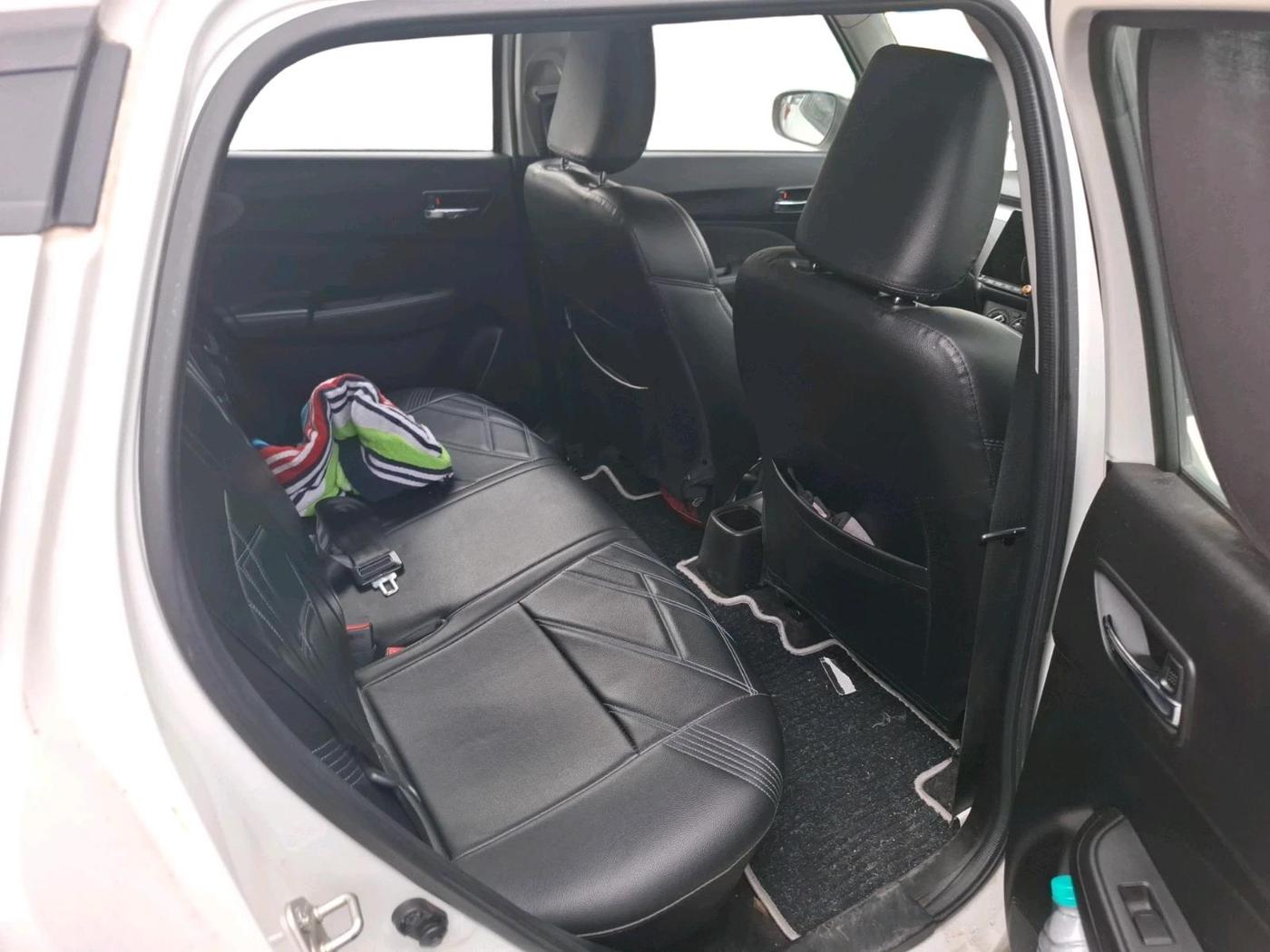 2023 Maruti Swift VXI, Petrol, Manual, 28,794 km, interior