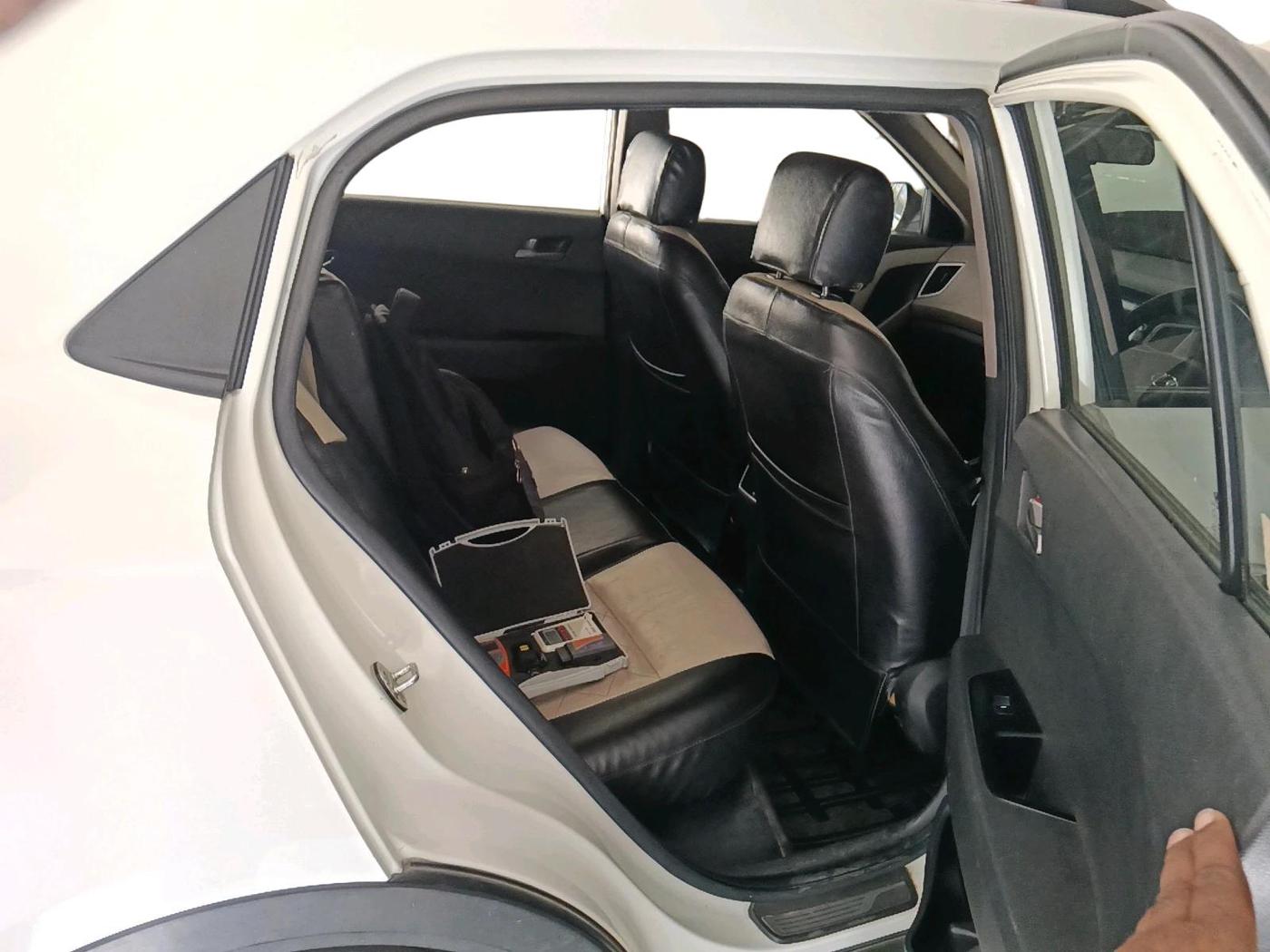 2016 Hyundai Creta SX PLUS 1.6 PETROL, Petrol, Manual, 1,92,417 km, interior