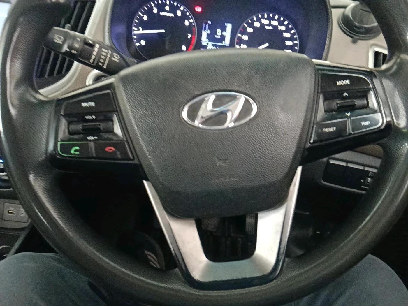 2016 Hyundai Creta SX PLUS 1.6 PETROL, Petrol, Manual, 1,92,417 km, interior