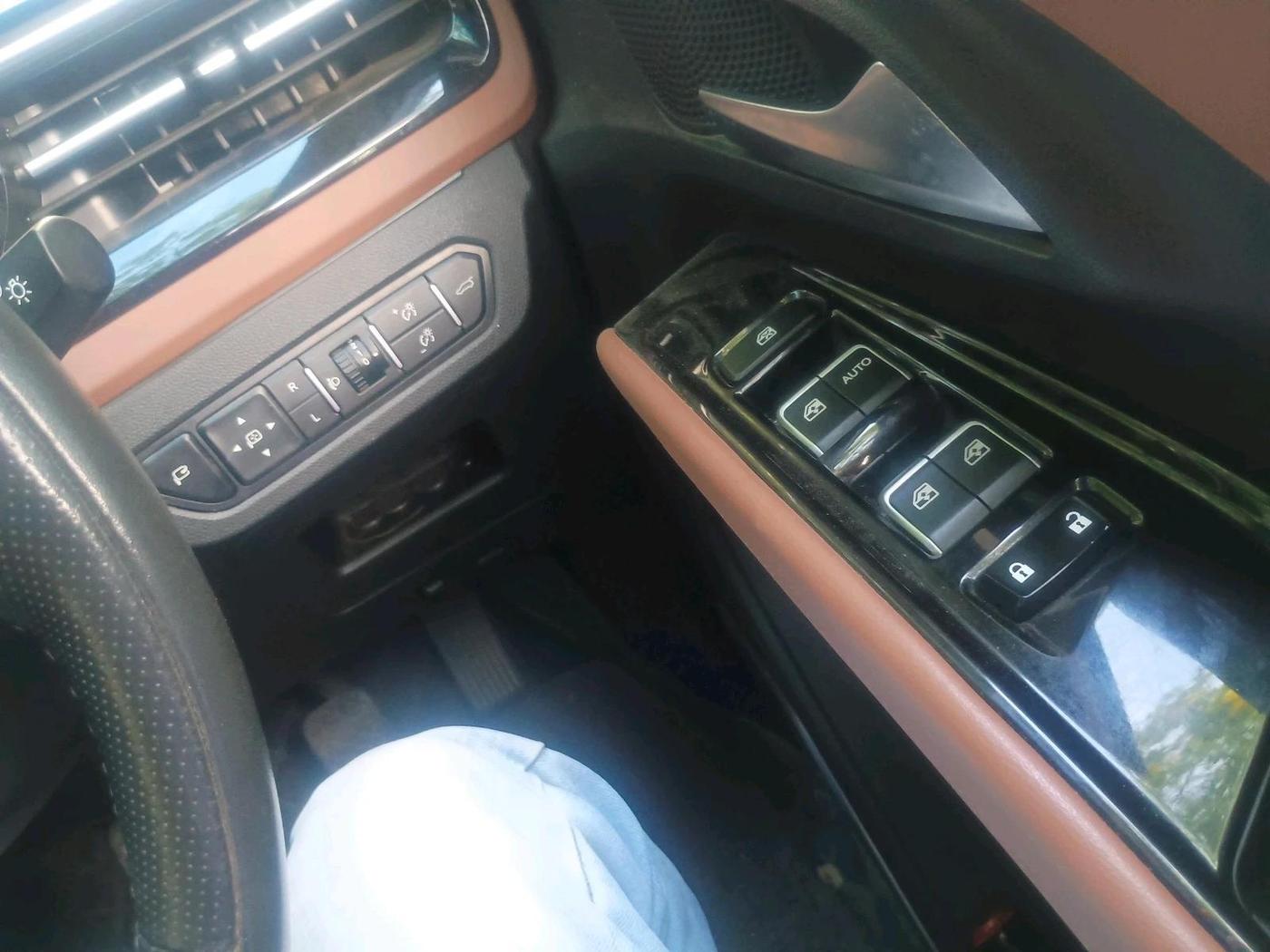 2023 MG HECTOR PLUS SHARP PRO 1.5 TURBO MT 6 STR, Petrol, Manual, 13,792 km, interior