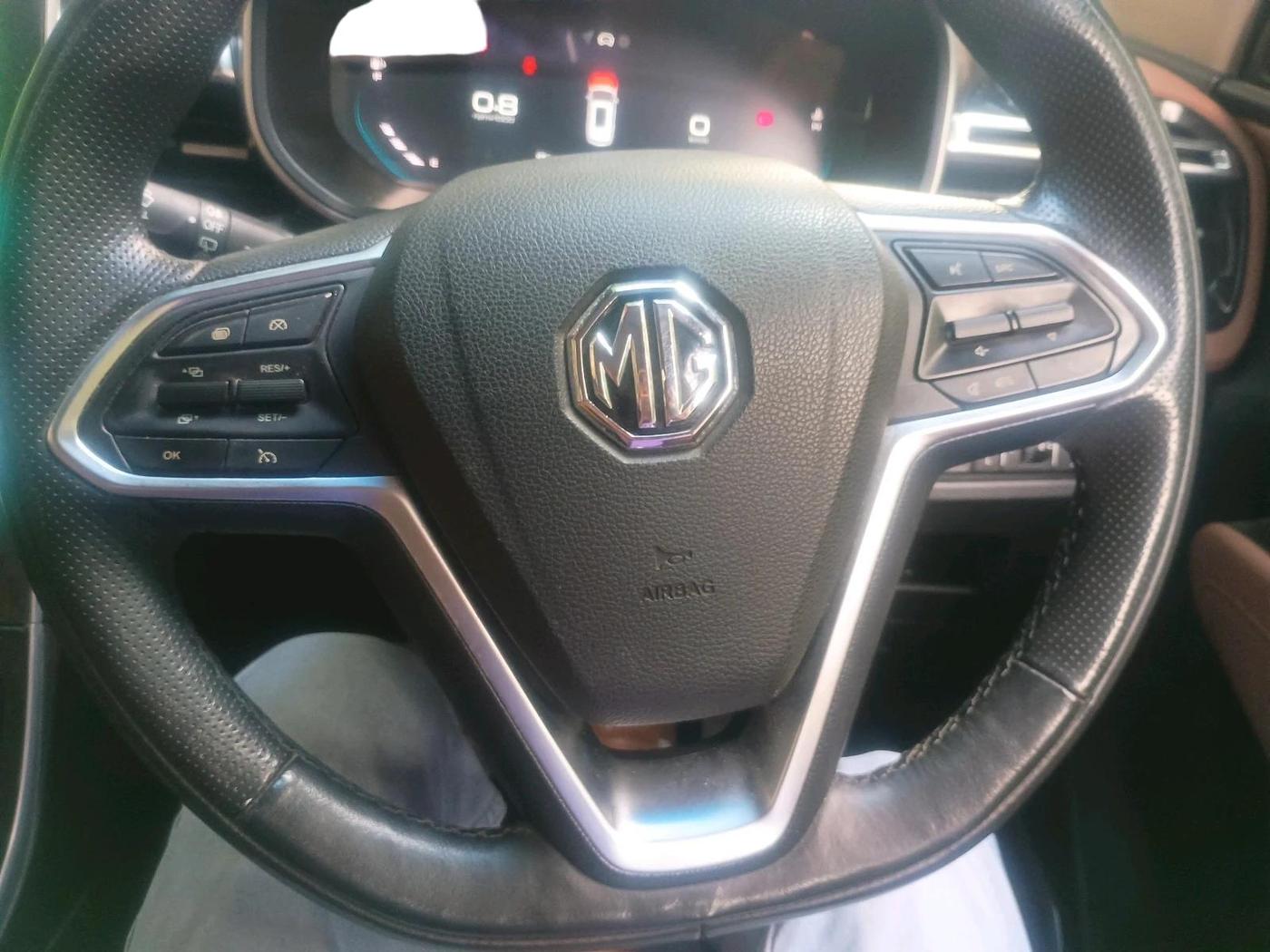 2023 MG HECTOR PLUS SHARP PRO 1.5 TURBO MT 6 STR, Petrol, Manual, 13,792 km, interior
