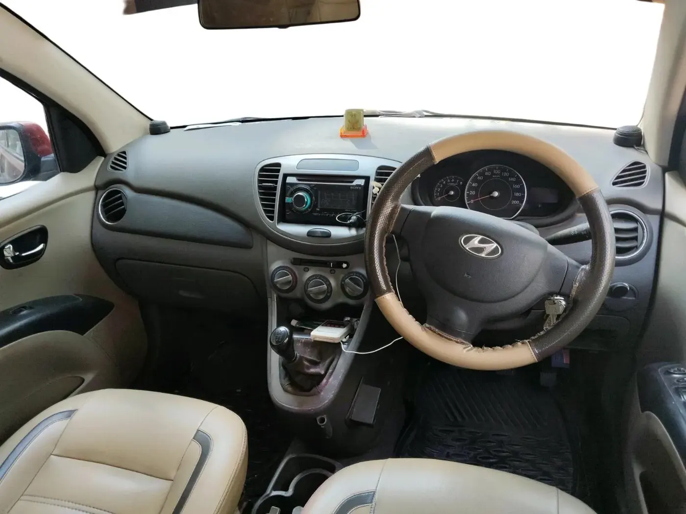 2013 Hyundai i10 MAGNA 1.2, CNG, Manual, 80,842 km, interior