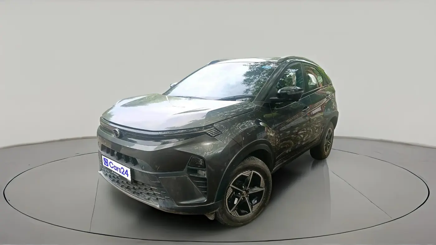 2024 Tata NEXON FEARLESS + SUNROOF DCA DUAL TONE 1.2 PETROL, Petrol, Automatic, 3,700 km, exterior