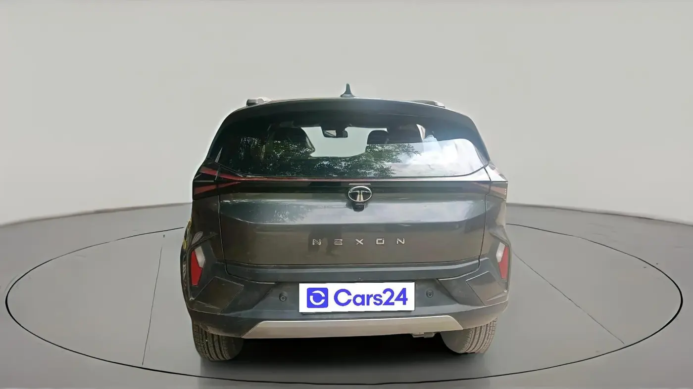 2024 Tata NEXON FEARLESS + SUNROOF DCA DUAL TONE 1.2 PETROL, Petrol, Automatic, 3,700 km, exterior