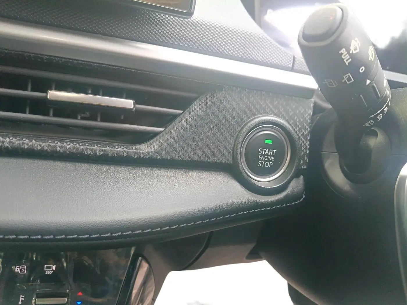 2024 Tata NEXON FEARLESS + SUNROOF DCA DUAL TONE 1.2 PETROL, Petrol, Automatic, 3,700 km, interior