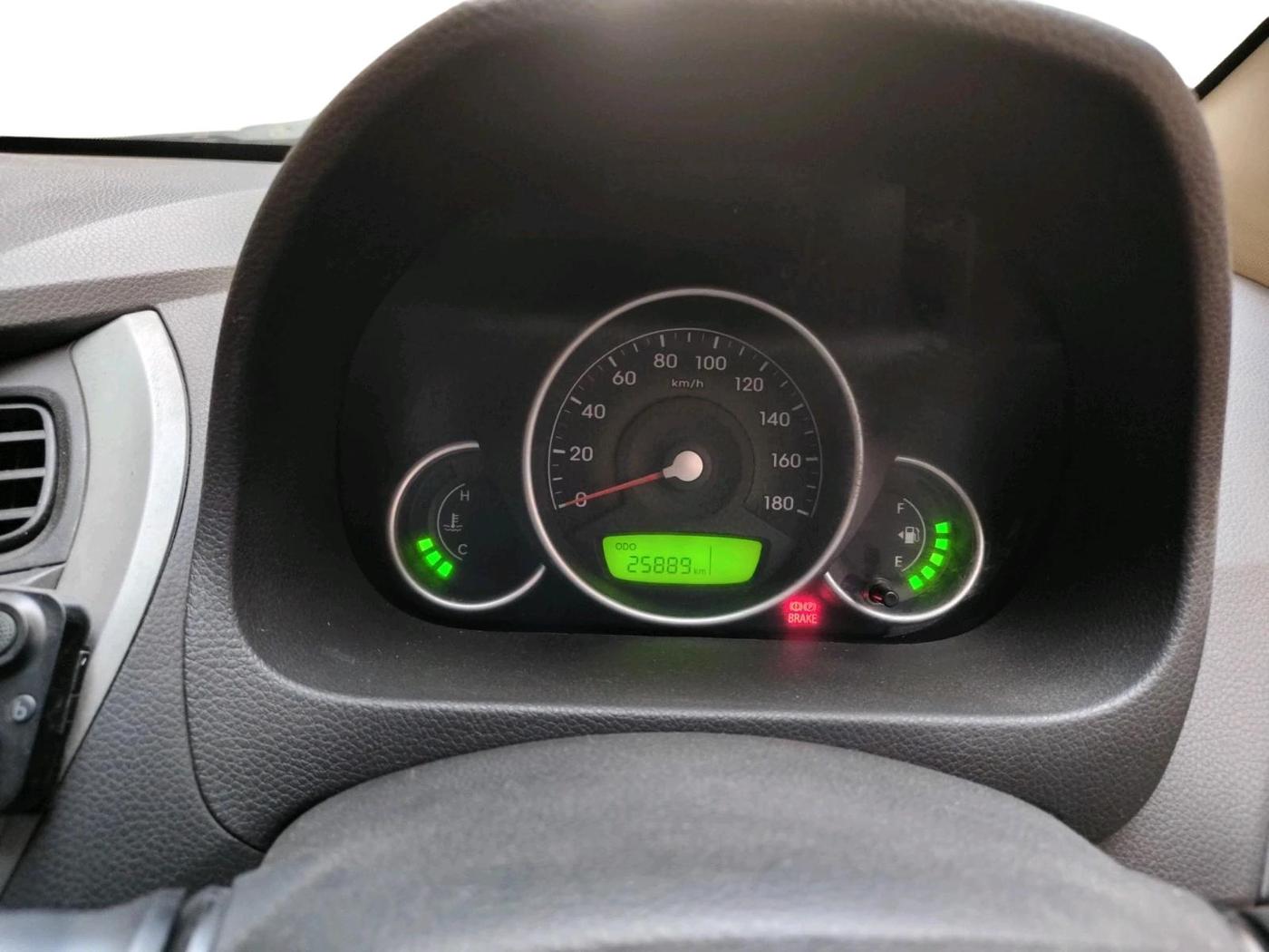 2013 Hyundai Eon MAGNA +, Petrol, Manual, 25,889 km, interior