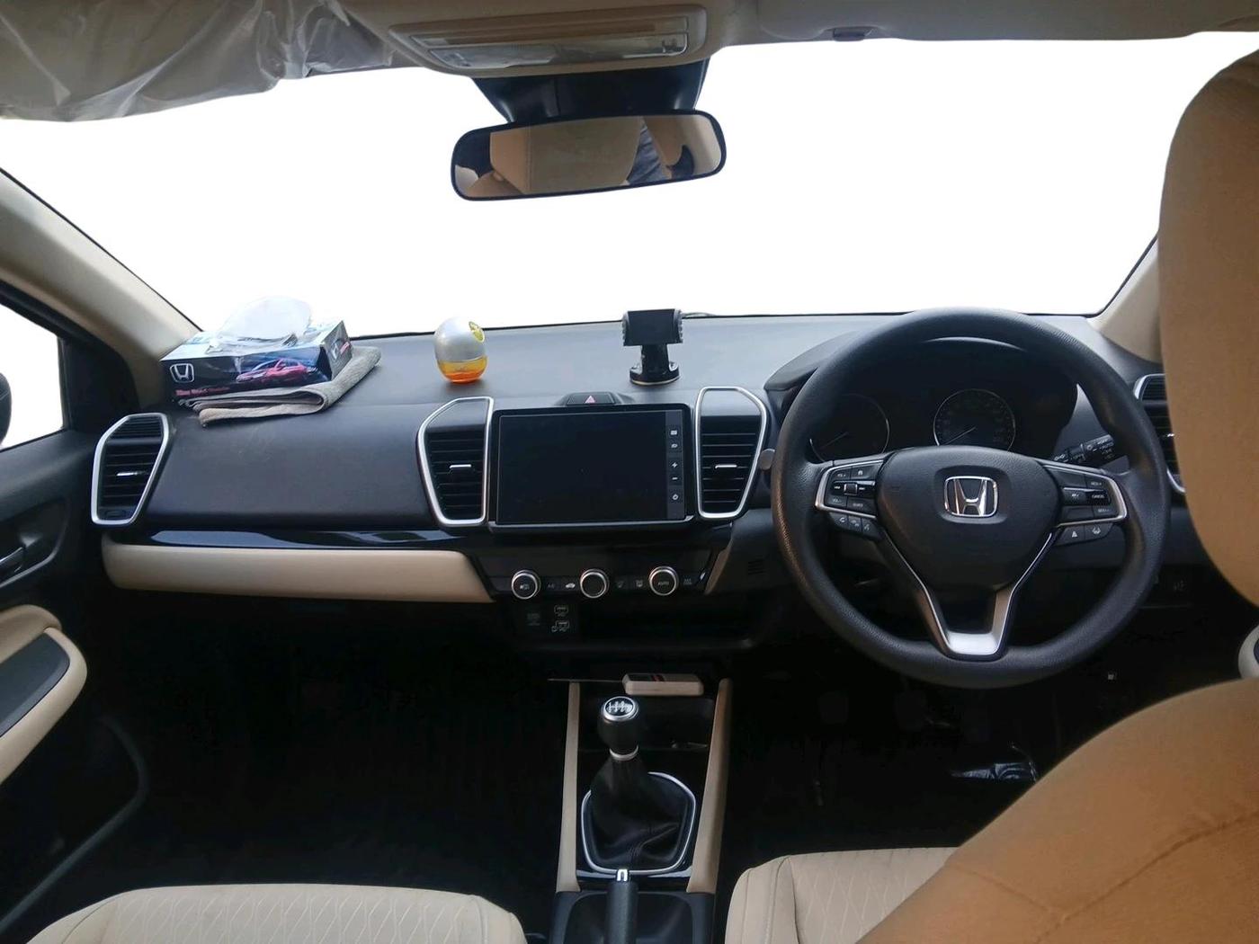 2024 Honda City 1.5L I-VTEC V, Petrol, Manual, 5,500 km, interior
