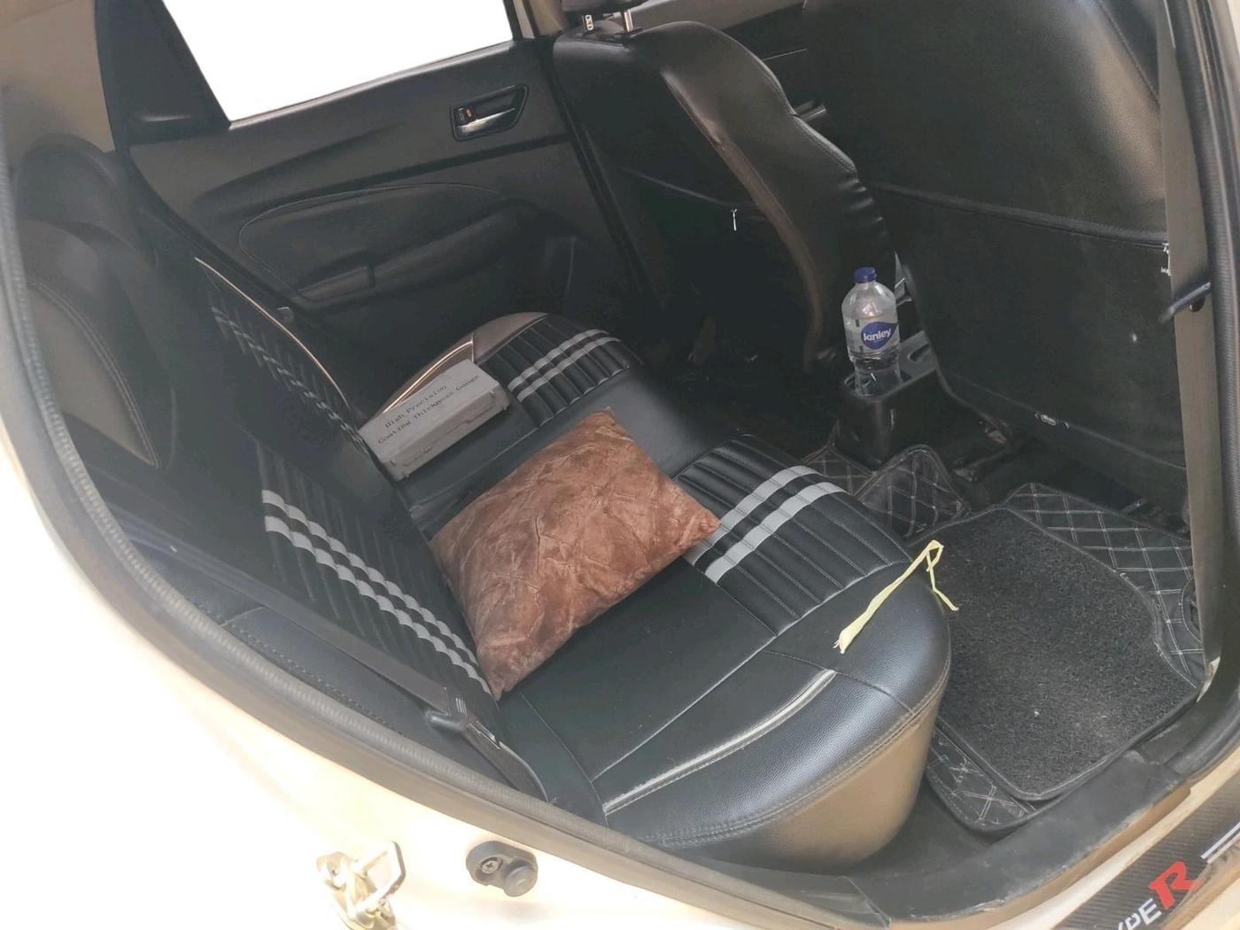 2022 Maruti Swift VXI, Petrol, Manual, 42,559 km, interior
