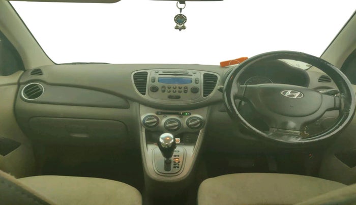 2012 Hyundai i10 SPORTZ 1.2 AT, CNG, Automatic, 71,264 km, interior