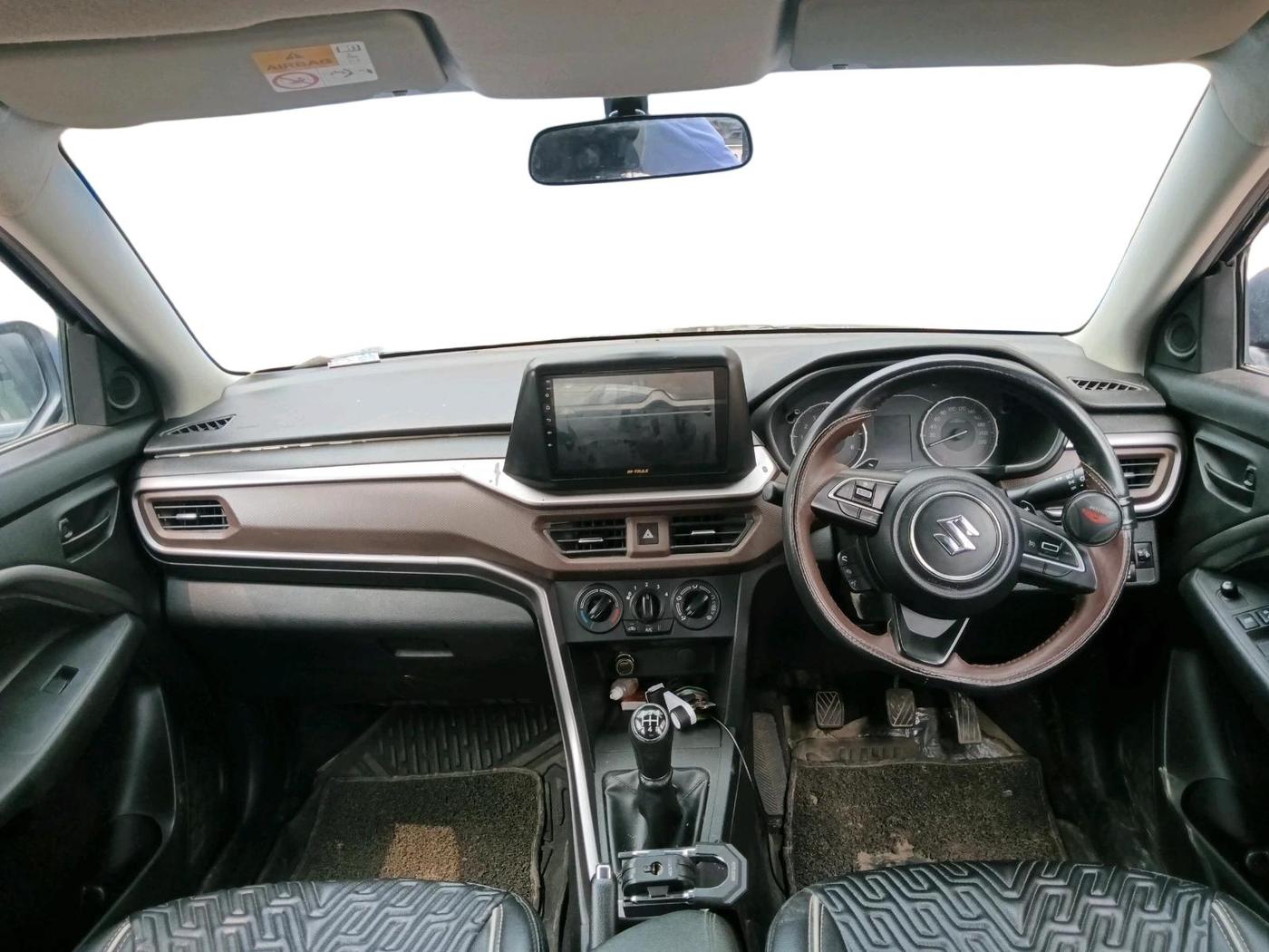 2022 Maruti BREZZA LXI SMART HYBRID, Petrol, Manual, 51,249 km, interior