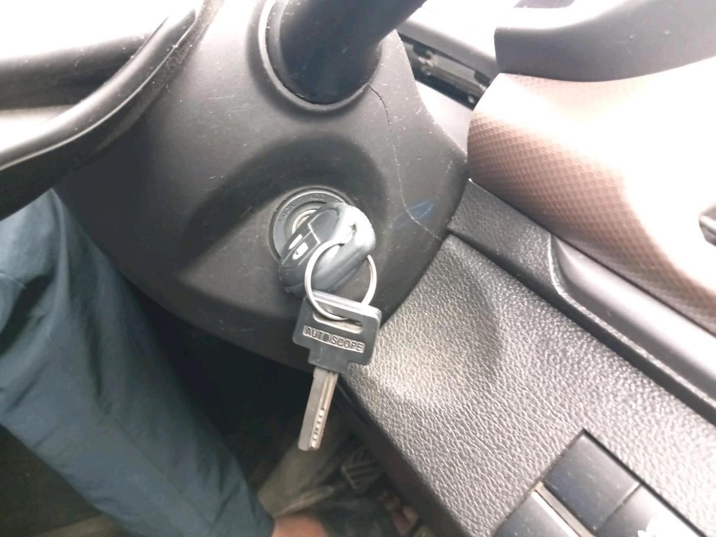 2022 Maruti BREZZA LXI SMART HYBRID, Petrol, Manual, 51,249 km, interior