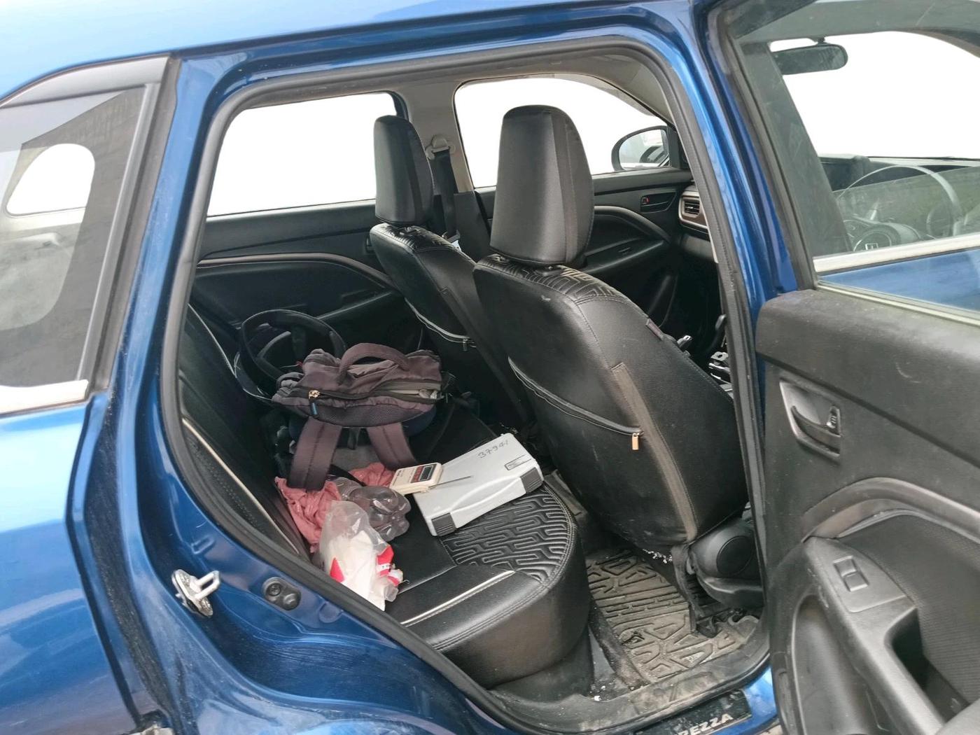 2022 Maruti BREZZA LXI SMART HYBRID, Petrol, Manual, 51,249 km, interior