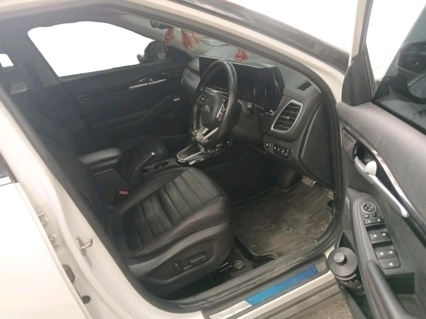 2021 KIA SELTOS GTX PLUS AT 1.5 DIESEL, Diesel, Automatic, 69,281 km, interior