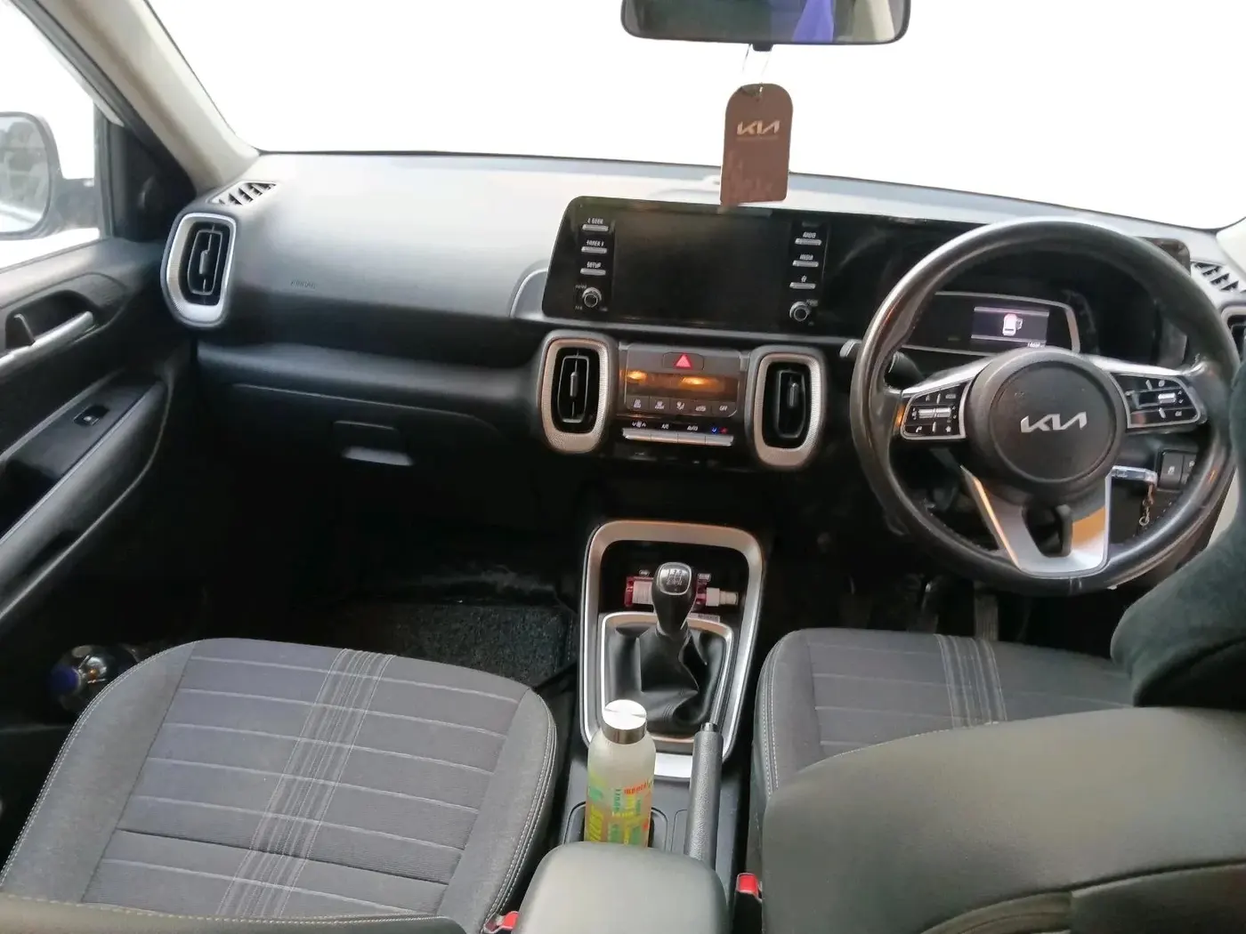 2024 KIA SONET HTK (O) 1.2 Petrol MT, Petrol, Manual, 15,854 km, interior