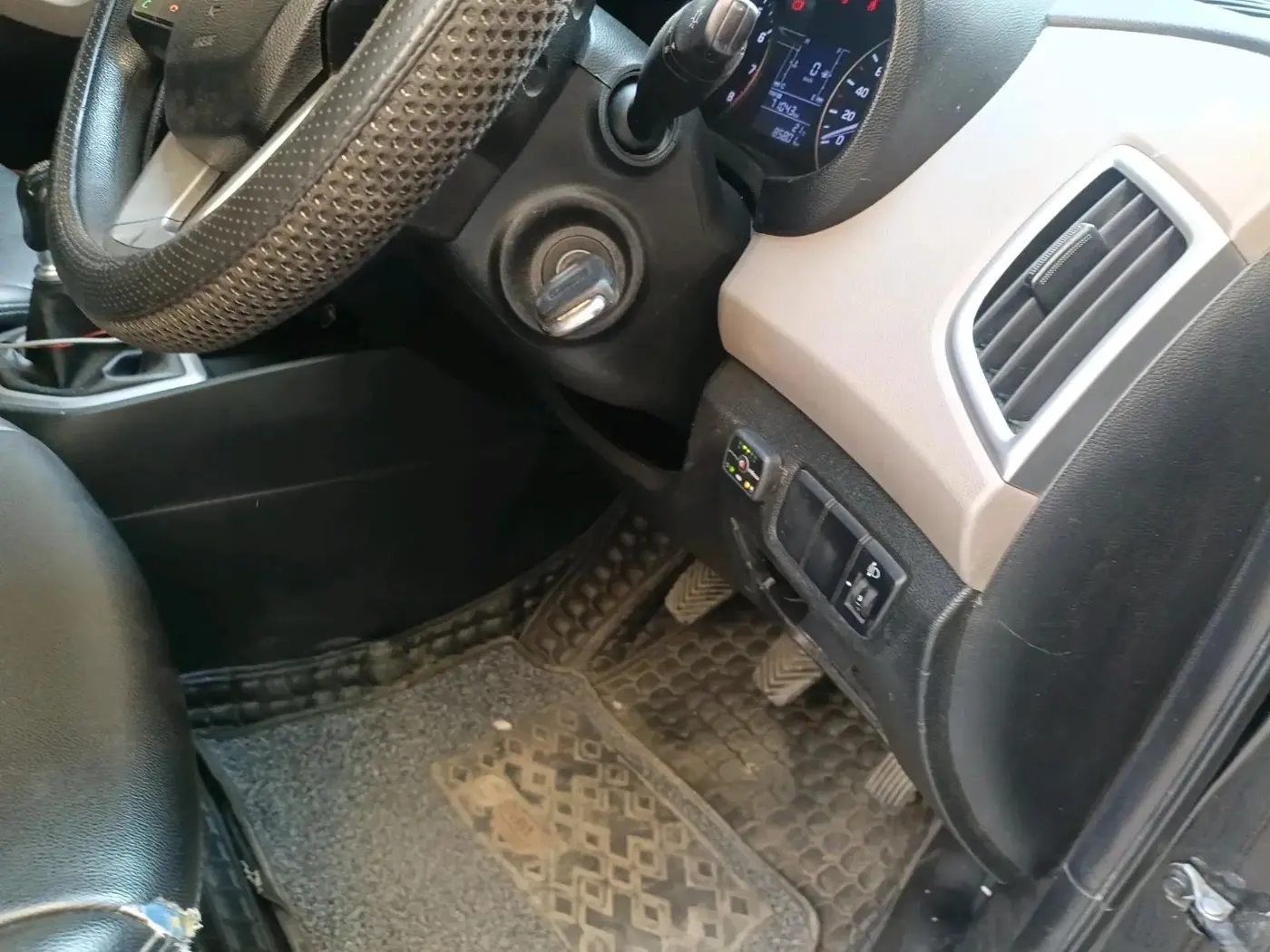 2019 Hyundai Creta E PLUS 1.6 PETROL, CNG, Manual, 86,628 km, interior