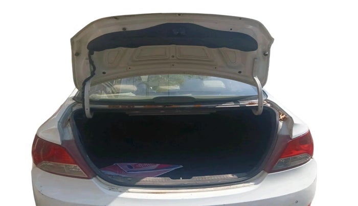 2013 Hyundai Verna FLUIDIC 1.6 VTVT SX, Petrol, Manual, 68,694 km, exterior