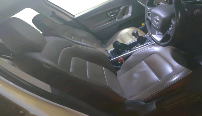 2019 Tata Harrier XZ 2.0L, Diesel, Manual, 1,15,450 km, interior