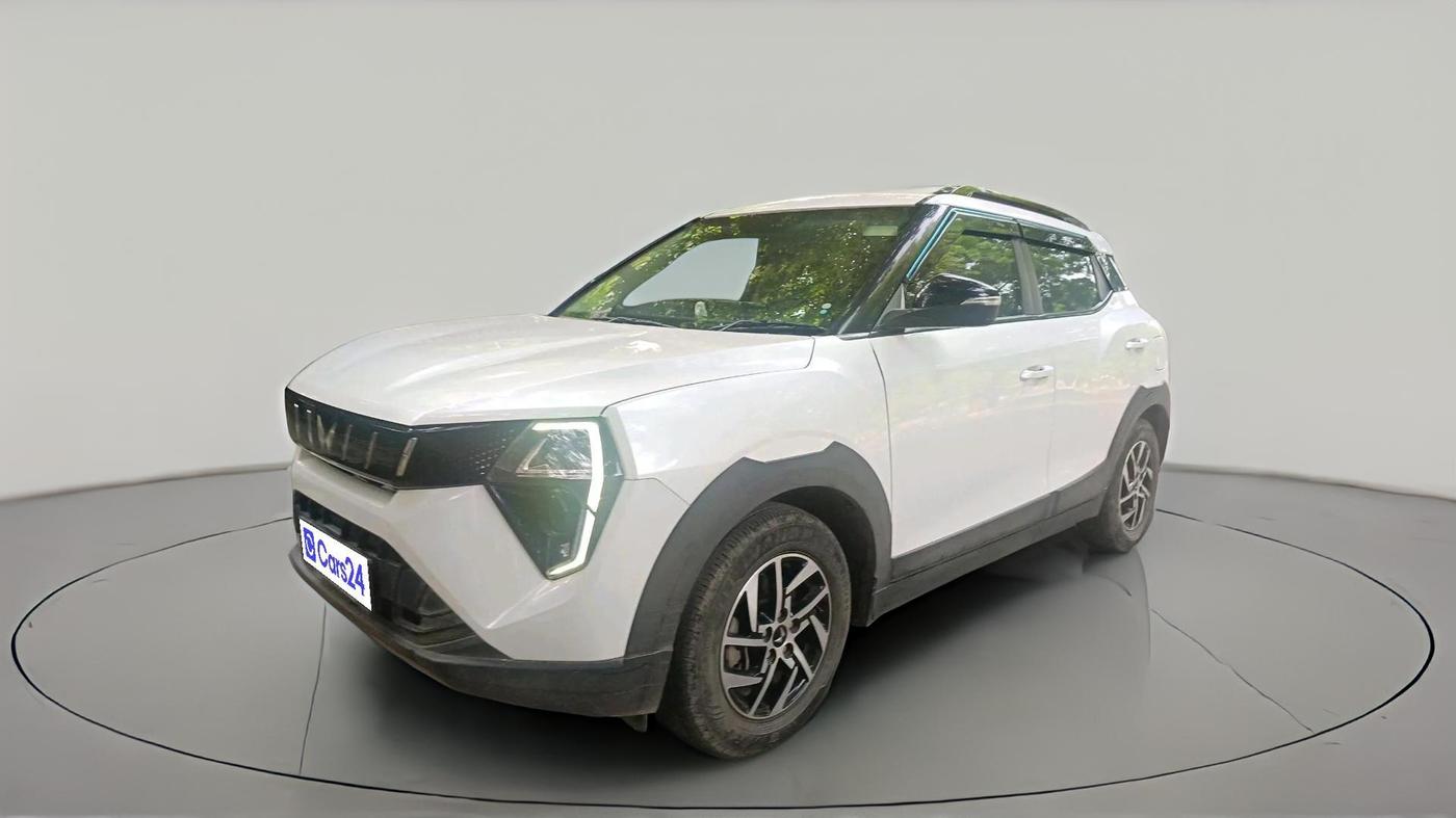 2024 Mahindra XUV 3XO AX5 1.5 Turbo Diesel, Diesel, Manual, 34,587 km, exterior