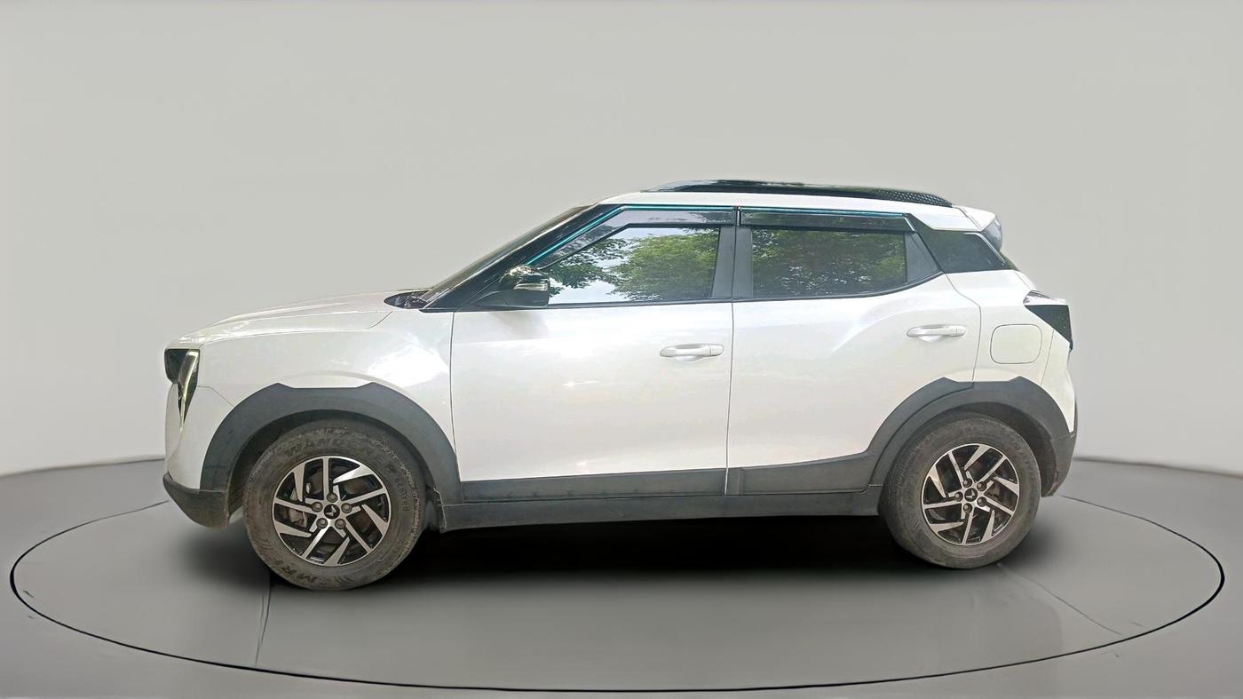 2024 Mahindra XUV 3XO AX5 1.5 Turbo Diesel, Diesel, Manual, 34,587 km, exterior