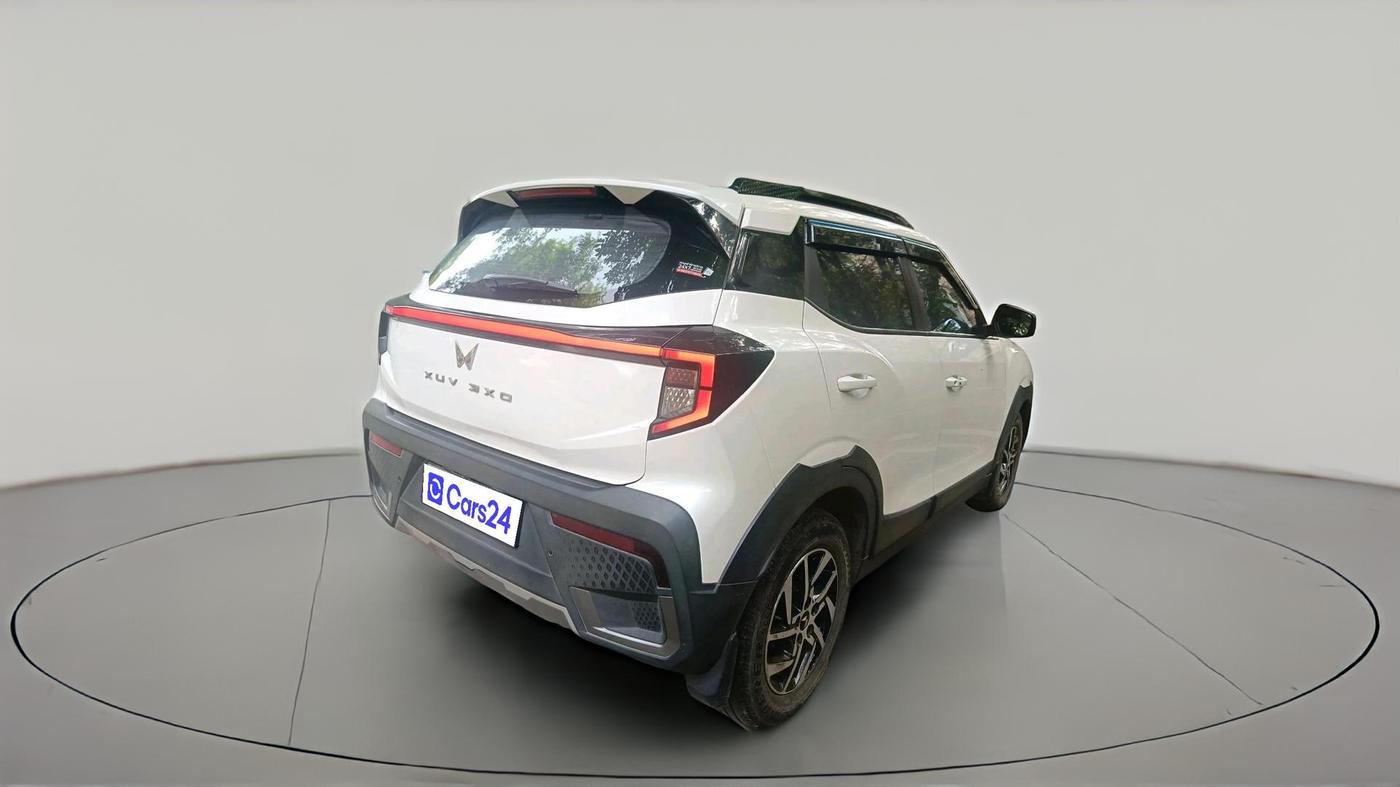 2024 Mahindra XUV 3XO AX5 1.5 Turbo Diesel, Diesel, Manual, 34,587 km, exterior
