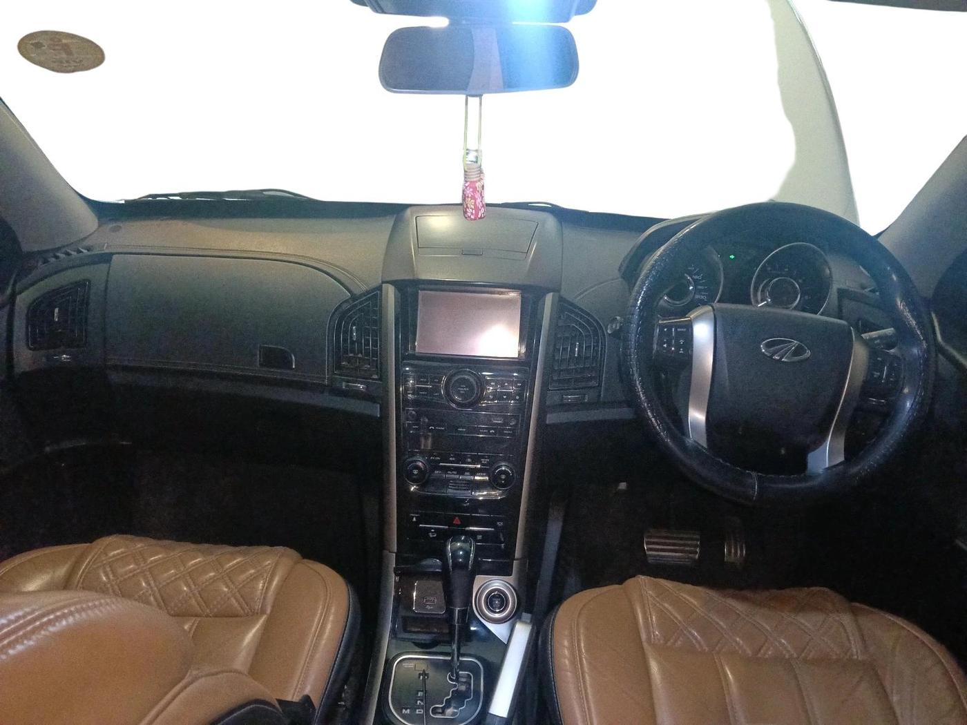 2019 Mahindra XUV500 W11 AT, Diesel, Automatic, 81,251 km, interior