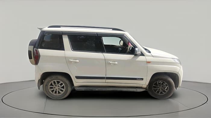 2016 Mahindra TUV300 T8, Diesel, Manual, 2,84,500 km, exterior