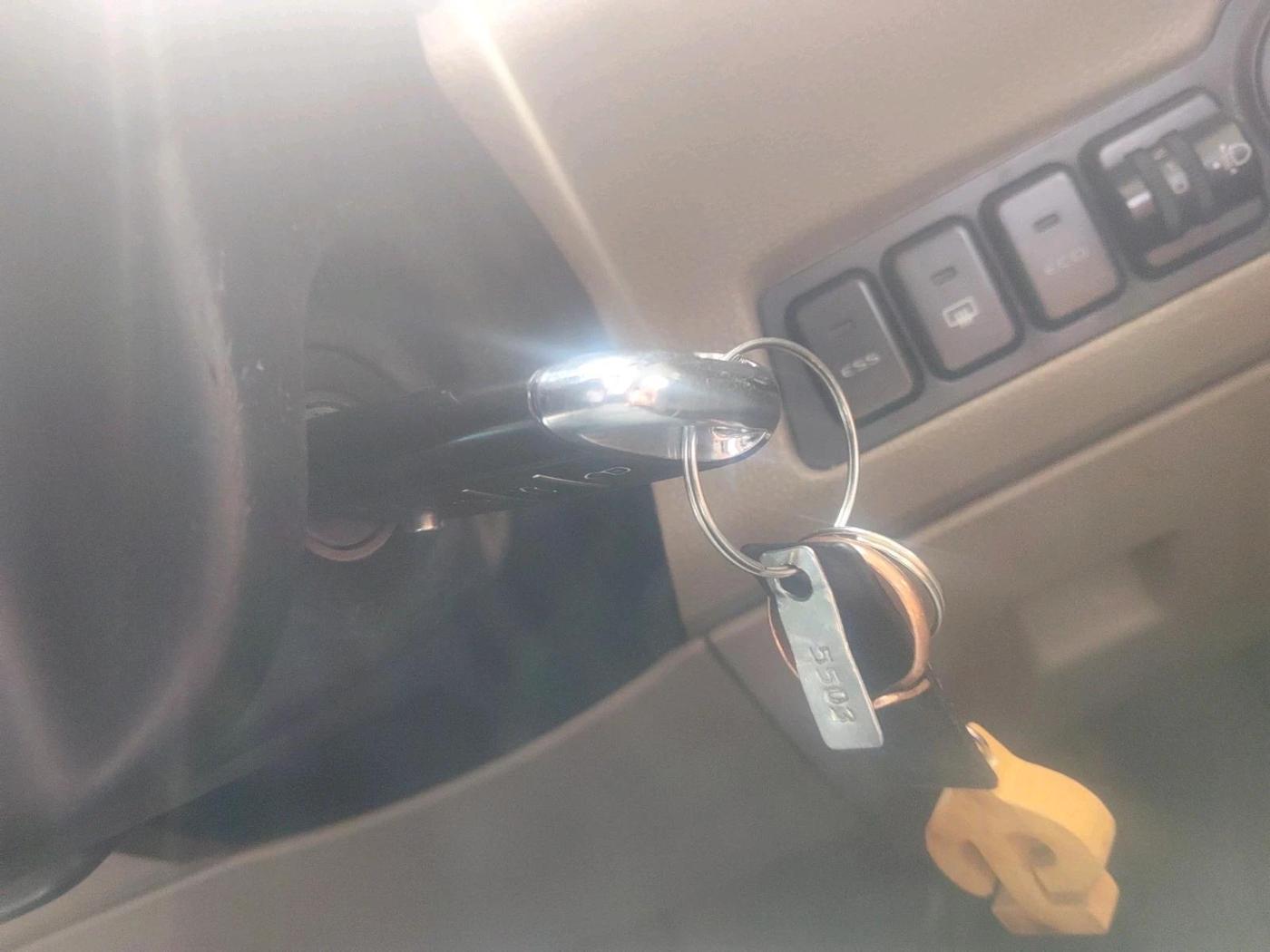 2016 Mahindra TUV300 T8, Diesel, Manual, 2,84,331 km, interior