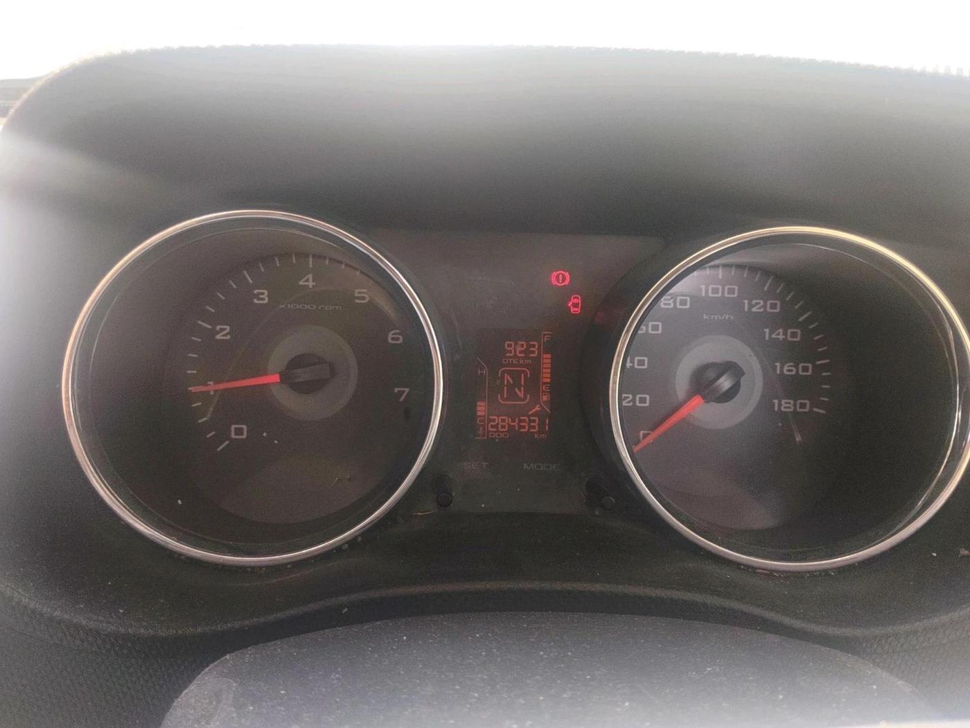 2016 Mahindra TUV300 T8, Diesel, Manual, 2,84,331 km, interior