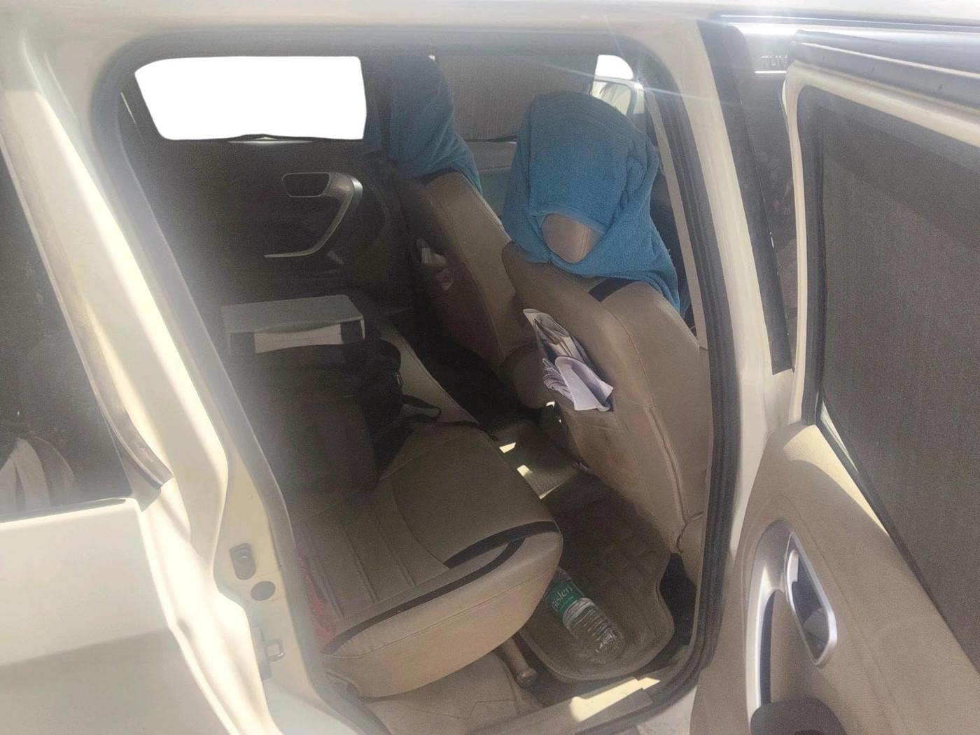 2016 Mahindra TUV300 T8, Diesel, Manual, 2,84,331 km, interior