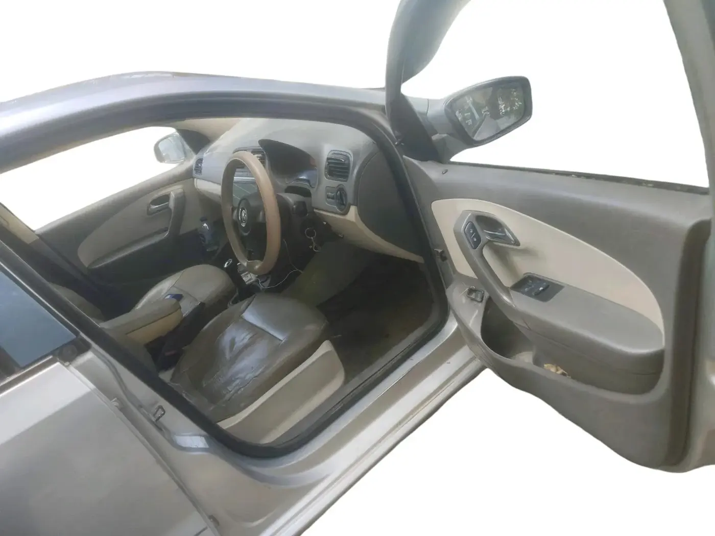 2011 Volkswagen Vento COMFORTLINE 1.6, CNG, Manual, 1,02,622 km, interior