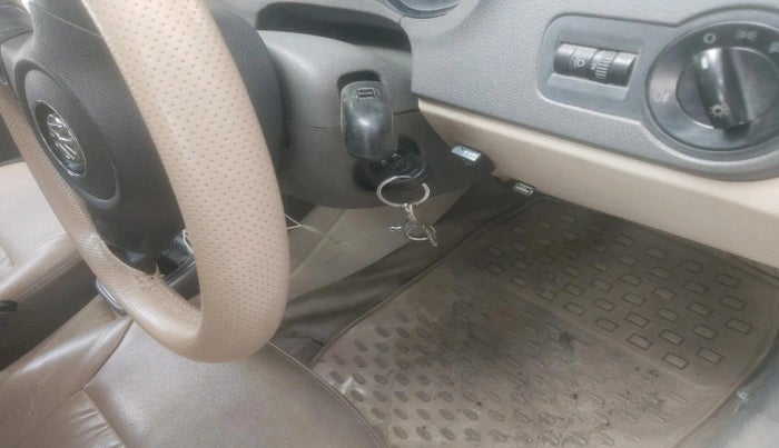 2011 Volkswagen Vento COMFORTLINE 1.6, CNG, Manual, 1,02,622 km, interior