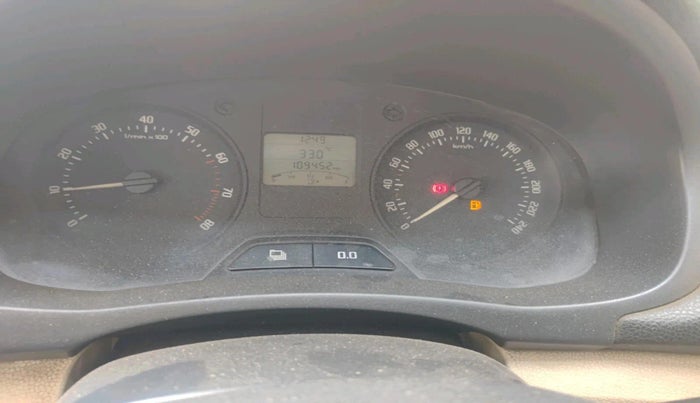 2011 Skoda Fabia ACTIVE 1.2 MPI, Petrol, Manual, 1,09,452 km, interior