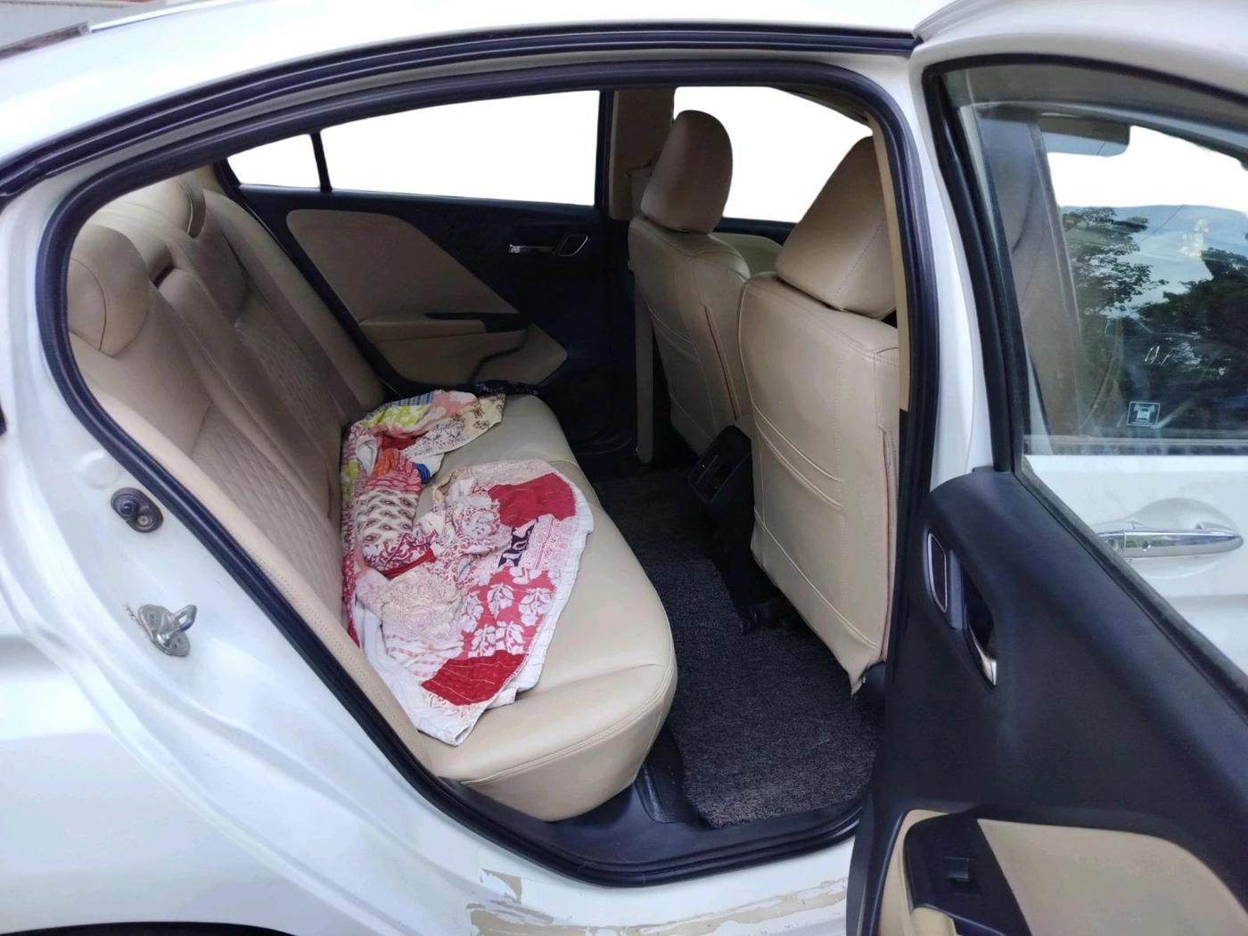 2018 Honda City 1.5L I-VTEC V MT, CNG, Manual, 1,29,874 km, interior