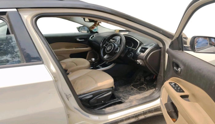 2017 Jeep Compass LONGITUDE (O) 2.0 DIESEL, Diesel, Manual, 1,18,588 km, interior