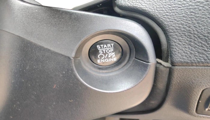 2017 Jeep Compass LONGITUDE (O) 2.0 DIESEL, Diesel, Manual, 1,18,588 km, interior