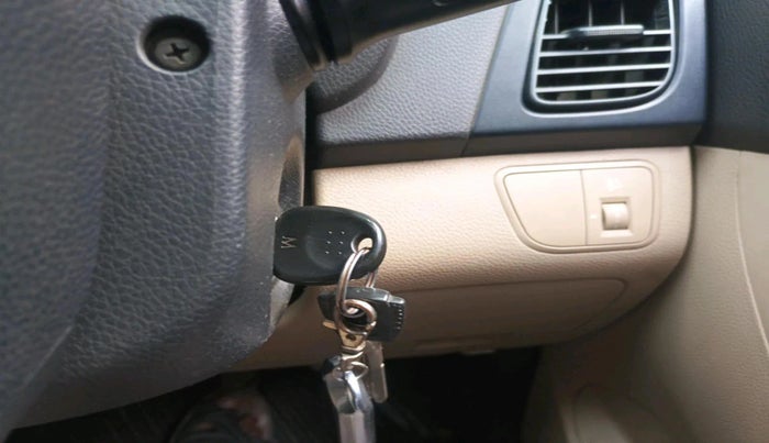 2013 Hyundai Eon MAGNA +, Petrol, Manual, 62,361 km, interior