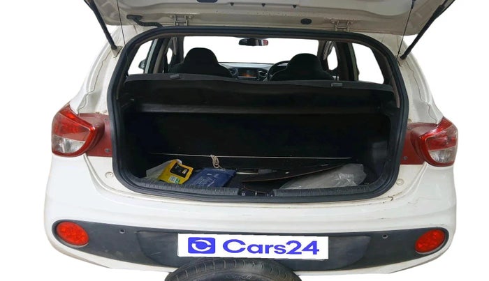 2017 Hyundai Grand i10 SPORTZ (O) AT 1.2 KAPPA VTVT, Petrol, Automatic, 51,006 km, exterior