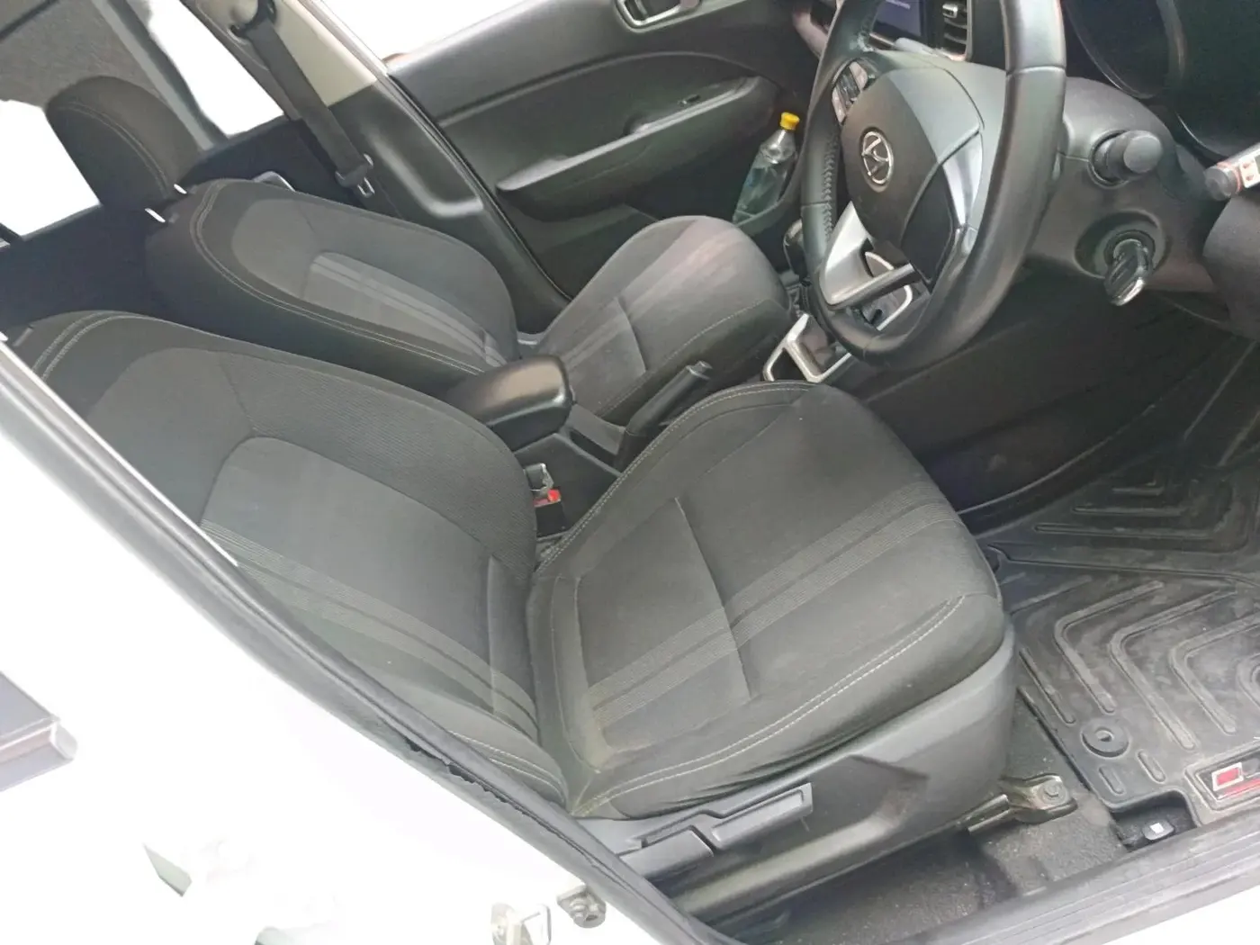 2022 Hyundai VENUE S+ 1.2, Petrol, Manual, 56,122 km, interior
