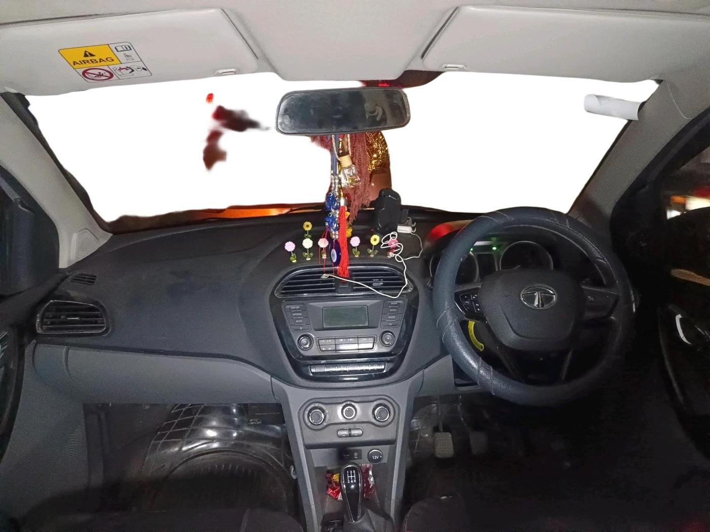 2017 Tata TIGOR XZ PETROL, Petrol, Manual, 64,531 km, interior