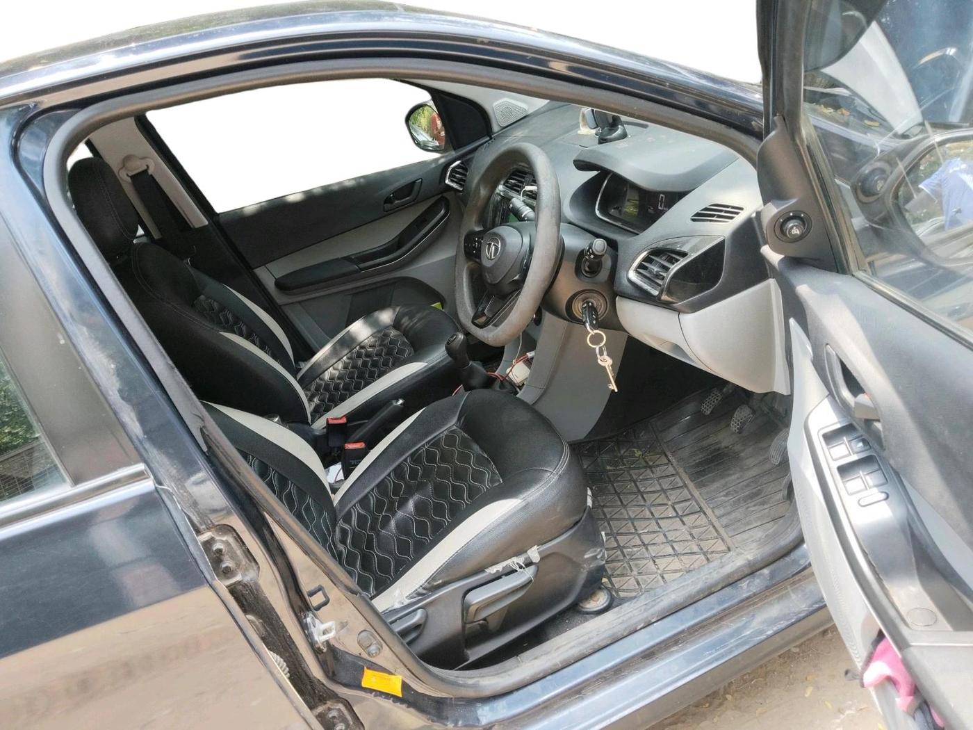 2022 Tata Tiago XT CNG, CNG, Manual, 70,934 km, interior