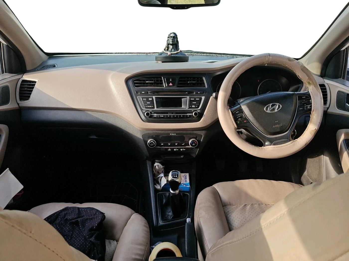 2014 Hyundai i20 SPORTZ 1.2, CNG, Manual, 1,08,945 km, interior