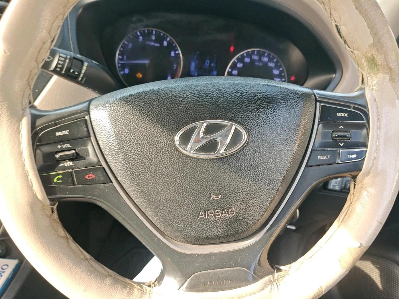 2014 Hyundai i20 SPORTZ 1.2, CNG, Manual, 1,08,945 km, interior