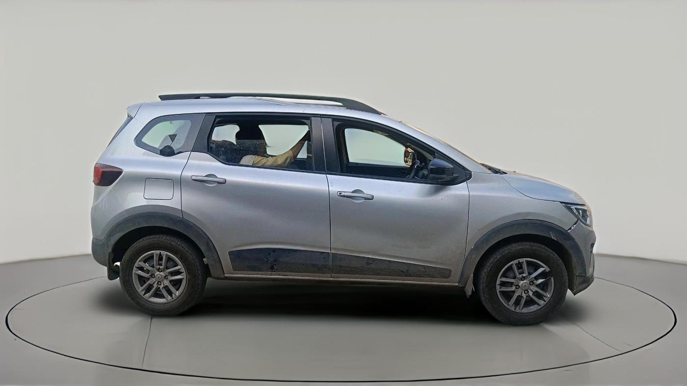 2024 Renault TRIBER RXT, Petrol, Manual, 8,124 km, exterior