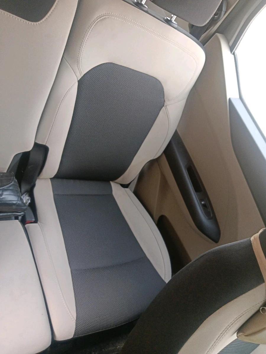 2024 Renault TRIBER RXT, Petrol, Manual, 8,124 km, interior
