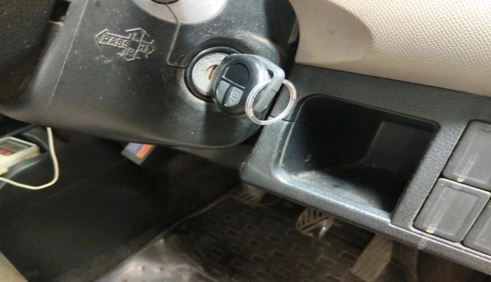 2013 Maruti Wagon R 1.0 VXI, Petrol, Manual, 1,20,607 km, interior