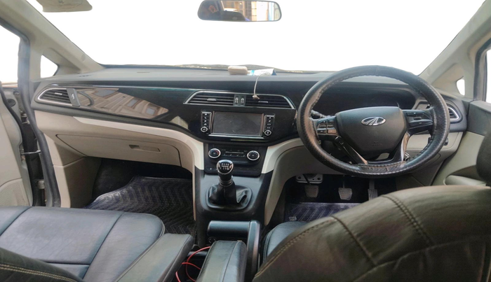 2018 Mahindra MARAZZO M6 8 STR, Diesel, Manual, 1 km, interior