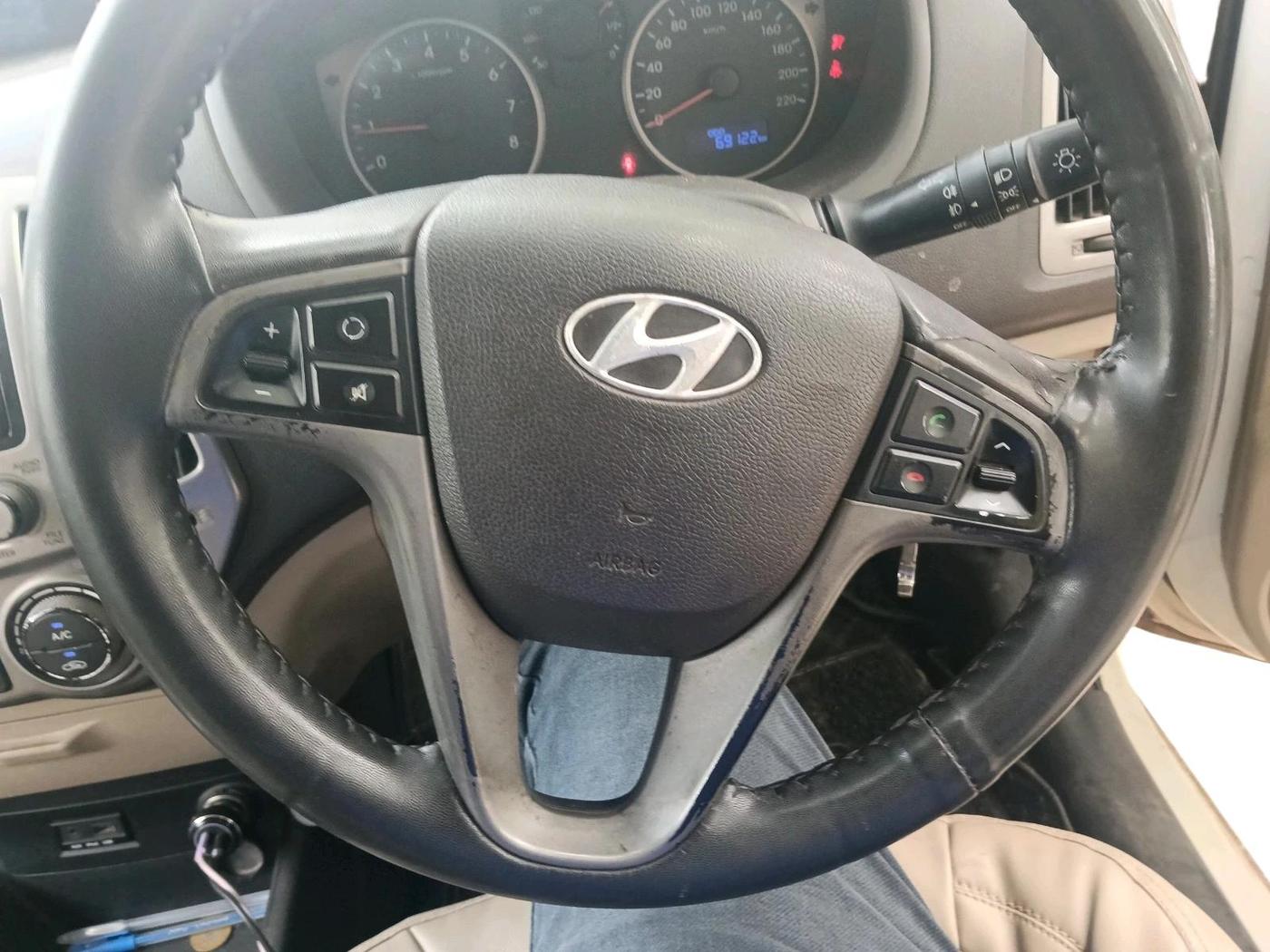 2013 Hyundai i20 SPORTZ 1.2, Petrol, Manual, 69,122 km, interior
