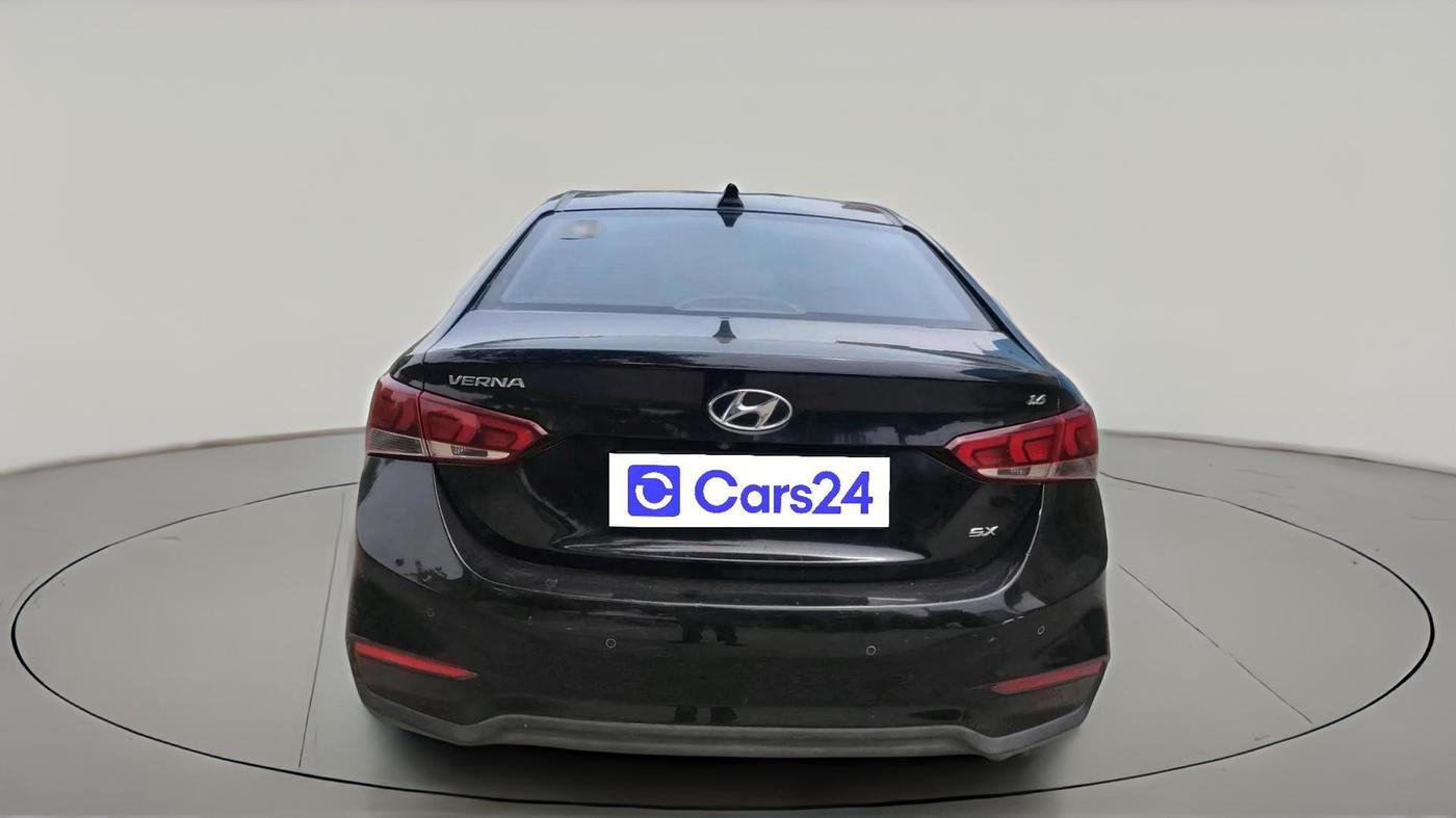 2018 Hyundai Verna 1.6 VTVT SX O, CNG, Manual, 1,32,718 km, exterior